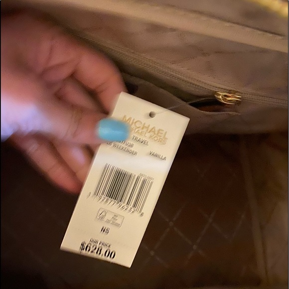 MK duffel bag. Used one time for Vegas trip. $400 obo - Picture 5 of 5